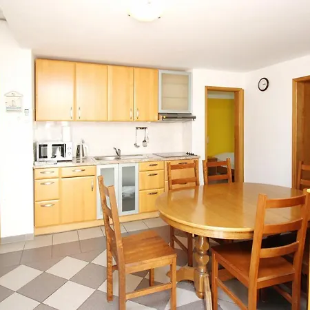 Mikulan 3* Baška