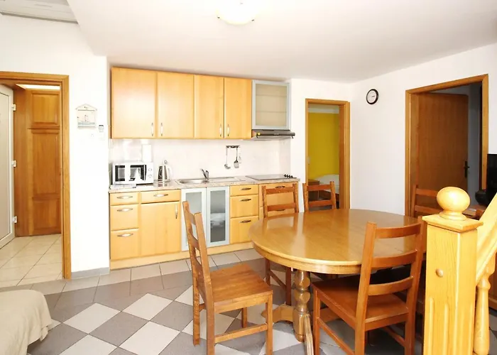 Mikulan 3* Baška