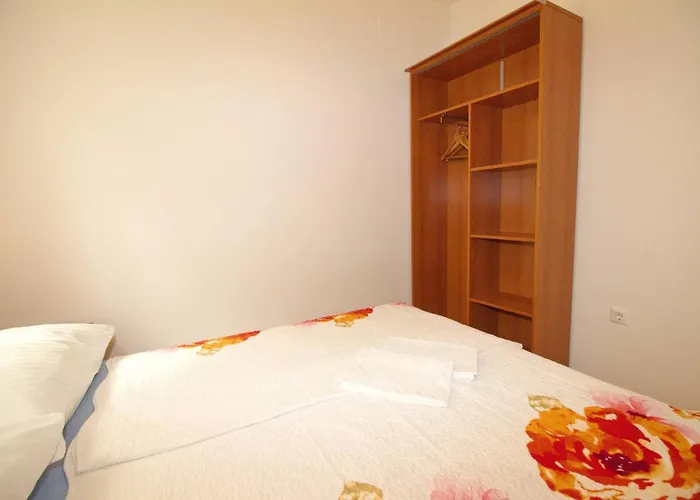 Mikulan 3* Baška