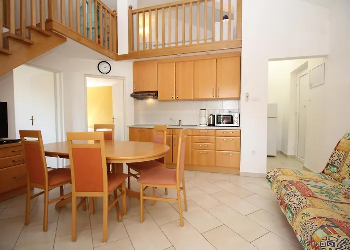 Mikulan 招待所 3*