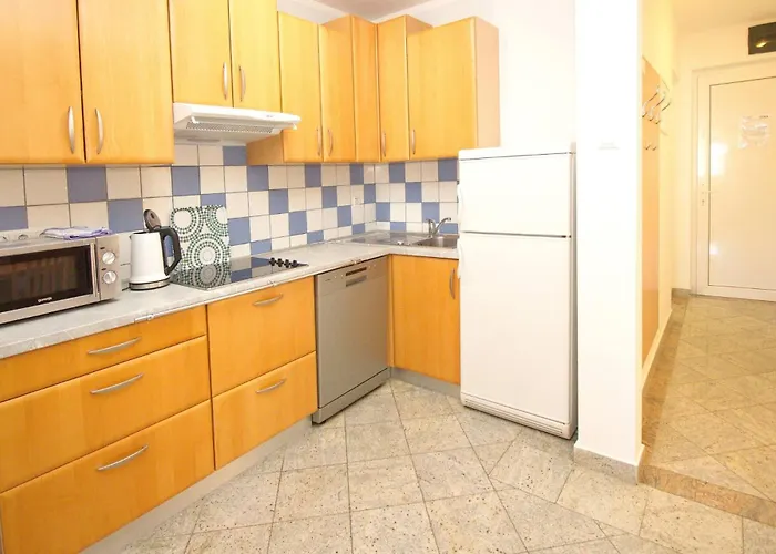 Mikulan 招待所 3*